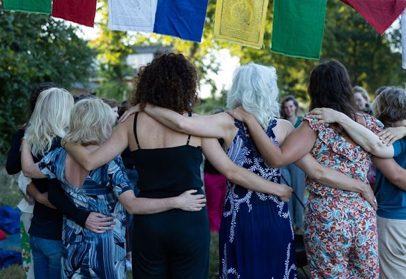 sisterhood vrouwencirkel